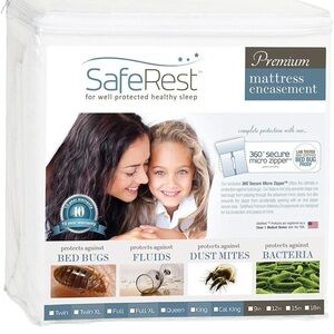 SafeRest Zippered Mattress Protector -queen size